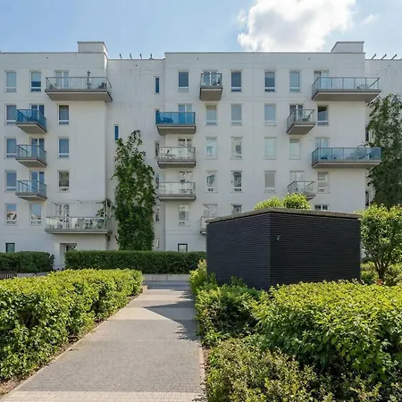 Colorful Jasnodworska In With Air Conditoning, Gym And Parking By Renters