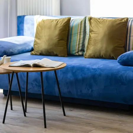 Colorful Jasnodworska In With Air Conditoning, Gym And Parking By Renters Apartament