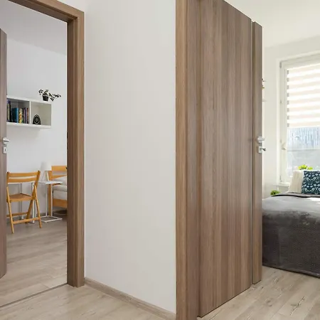 Colorful Jasnodworska In With Air Conditoning, Gym And Parking By Renters Apartament Warszawa