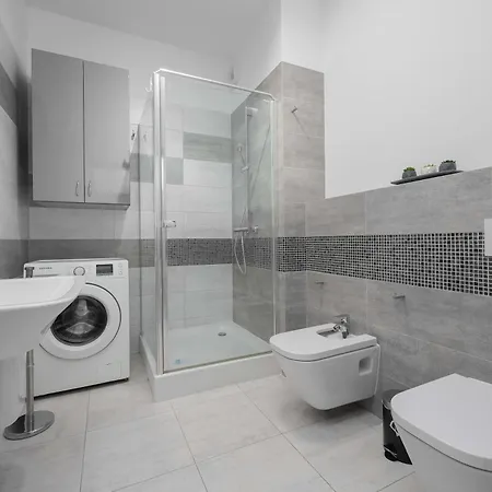 Colorful Jasnodworska In With Air Conditoning, Gym And Parking By Renters Apartament *