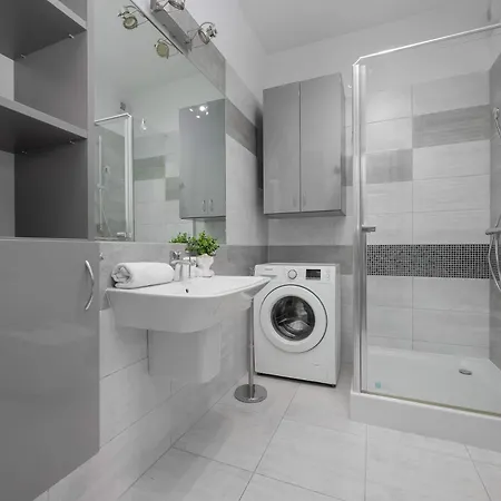 Colorful Jasnodworska In With Air Conditoning, Gym And Parking By Renters * Warszawa