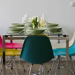 Colorful Jasnodworska In With Air Conditoning, Gym And Parking By Renters * وارسو