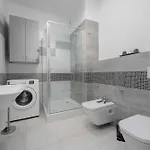 Colorful Jasnodworska In With Air Conditoning, Gym And Parking By Renters شقة *