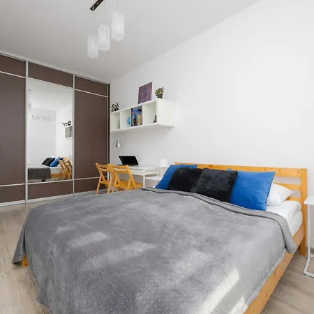 Apartment Colorful Jasnodworska In With Air Conditoning, Gym And Parking By Renters Warschau