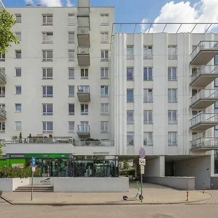 Colorful Jasnodworska In With Air Conditoning, Gym And Parking By Renters Apartment *