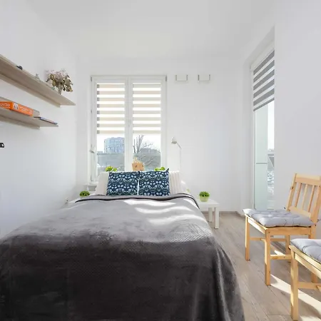 Colorful Jasnodworska In With Air Conditoning, Gym And Parking By Renters * Varsóvia